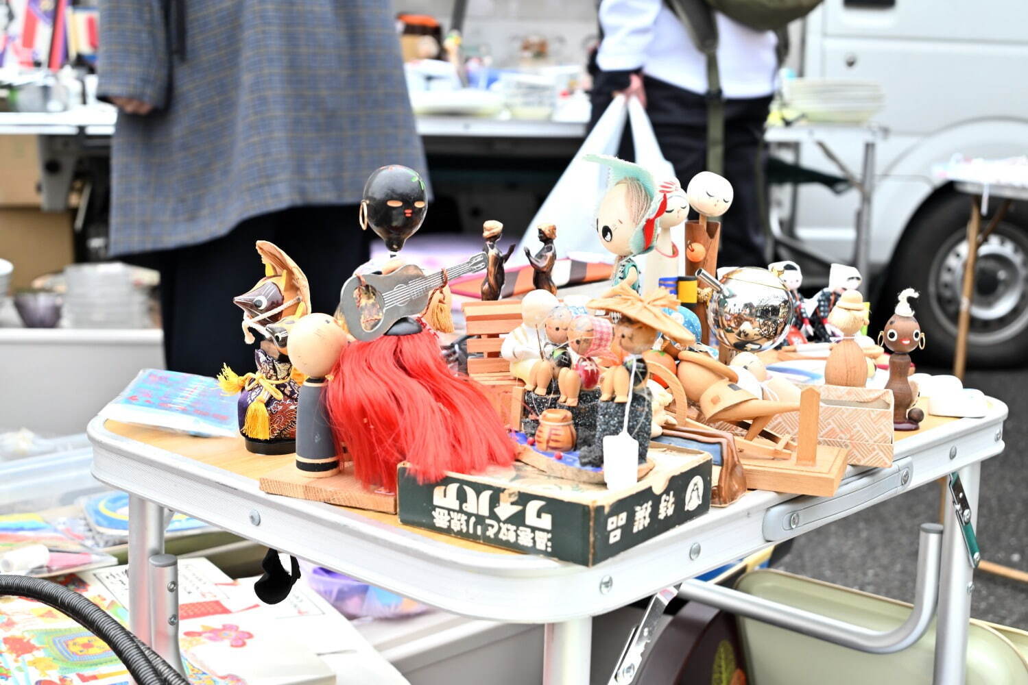 蚤の市「東京蒐集 第4会」東京・調布の京王閣競輪場で、偏愛に満ちたコレクターズアイテムや骨董品が集結｜写真1