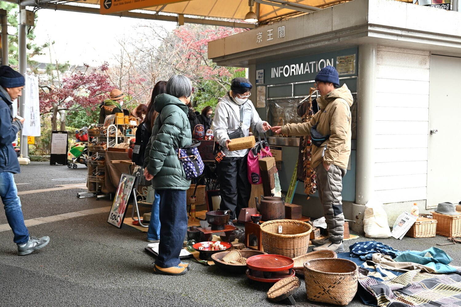 蚤の市「東京蒐集 第4会」東京・調布の京王閣競輪場で、偏愛に満ちたコレクターズアイテムや骨董品が集結｜写真8