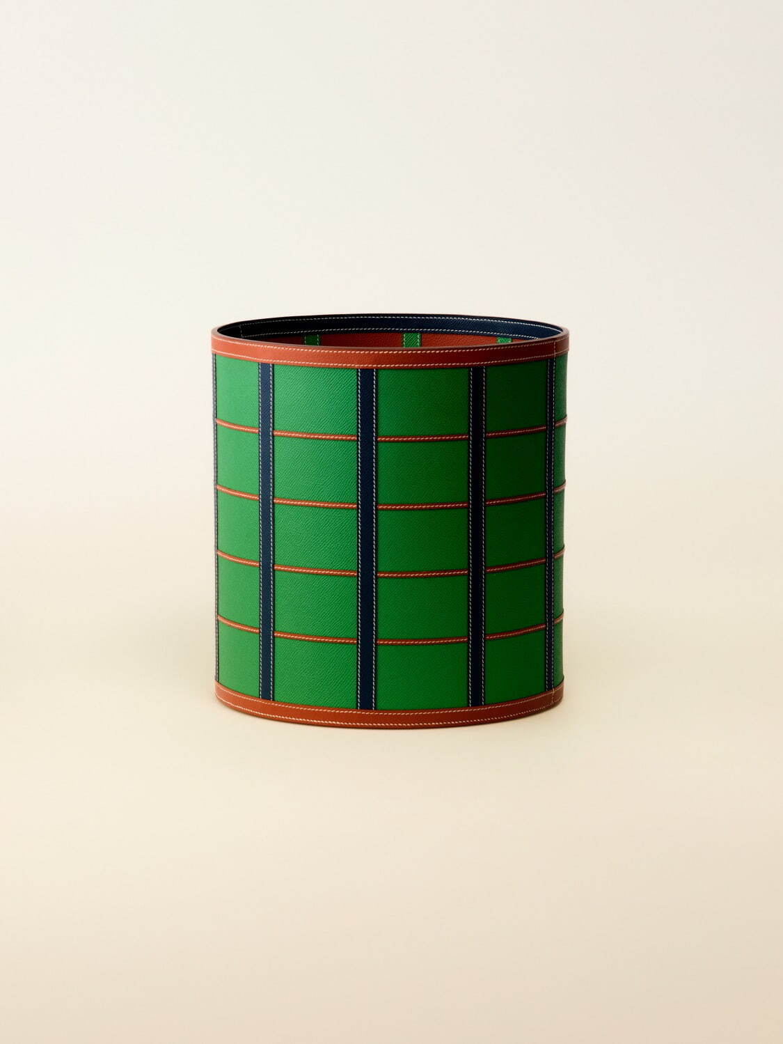 エルメスのホームコレクション、色鮮やかな“被せガラス”のオブジェ＆カシミアのブランケット｜写真42