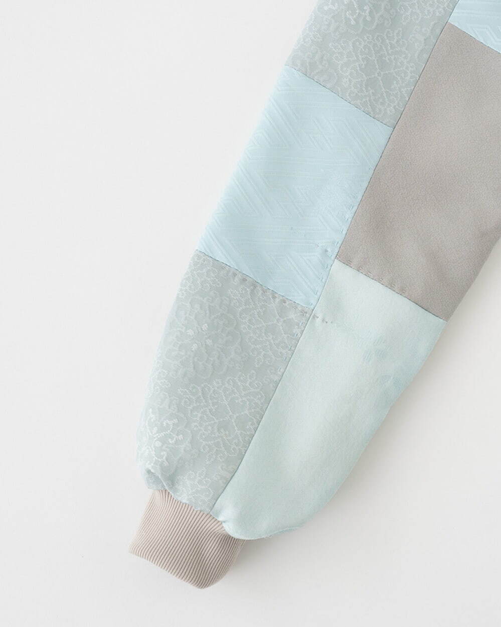 やまとラボ”スカジャン×着物”白龍や春景色の刺繍入り新作ジャケット、テーラー東洋とコラボ｜写真23