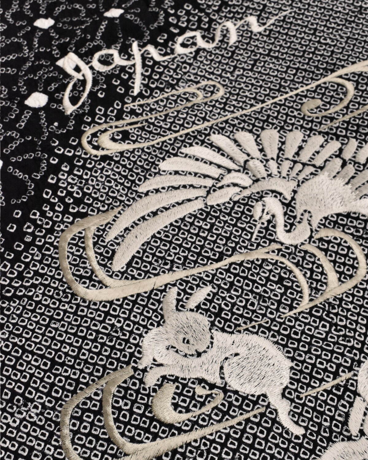 やまとラボ”スカジャン×着物”白龍や春景色の刺繍入り新作ジャケット、テーラー東洋とコラボ｜写真5