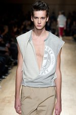 若者とスクール、スポーツをアトウ(ato)らしく表現！　アトウの2011年春夏コレクション｜写真6