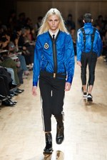 若者とスクール、スポーツをアトウ(ato)らしく表現！　アトウの2011年春夏コレクション｜写真16