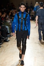 若者とスクール、スポーツをアトウ(ato)らしく表現！　アトウの2011年春夏コレクション｜写真17