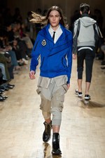 若者とスクール、スポーツをアトウ(ato)らしく表現！　アトウの2011年春夏コレクション｜写真22