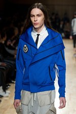 若者とスクール、スポーツをアトウ(ato)らしく表現！　アトウの2011年春夏コレクション｜写真23