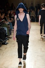 若者とスクール、スポーツをアトウ(ato)らしく表現！　アトウの2011年春夏コレクション｜写真26