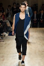 若者とスクール、スポーツをアトウ(ato)らしく表現！　アトウの2011年春夏コレクション｜写真27