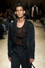 若者とスクール、スポーツをアトウ(ato)らしく表現！　アトウの2011年春夏コレクション｜写真34