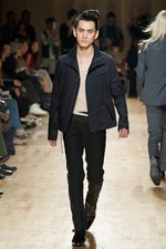 若者とスクール、スポーツをアトウ(ato)らしく表現！　アトウの2011年春夏コレクション｜写真28