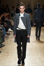 若者とスクール、スポーツをアトウ(ato)らしく表現！　アトウの2011年春夏コレクション｜写真39