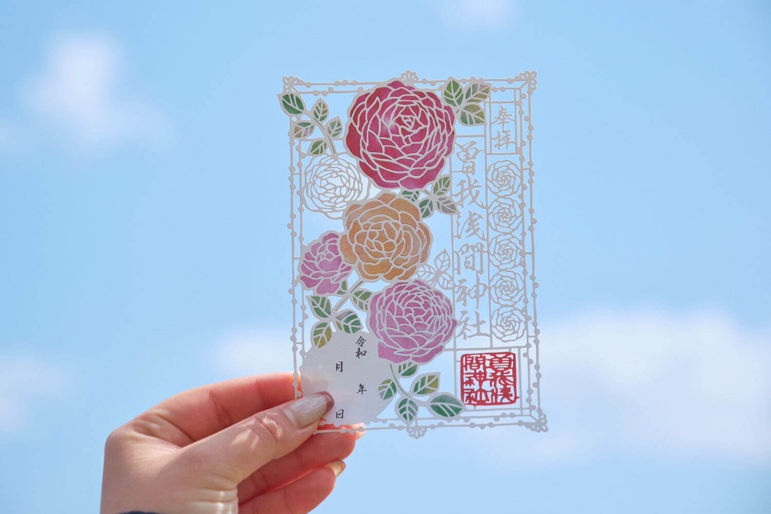4,000株が咲く“バラの祭典”熱海のフラワーガーデン「アカオ フォレスト」で、薔薇×苺スイーツも｜写真17