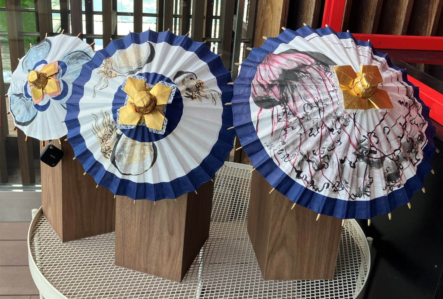ガラスの「クラゲ風鈴」揺らめく夏イベントが京都水族館で、京和傘のコラボや夜のライトアップも｜写真8