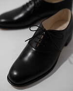 ビューティフル・シューズのレザーシューズ、柔らかレザー＆曲線シルエットのドレスシューズ｜写真3