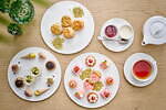 東京エディション虎ノ門「ピーチ×紅茶」アフタヌーンティー、“ダージリン香る”ケーキや白桃ムース｜写真3