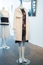 ヤストシ エズミ 2015年春夏コレクション - ジオメトリーに花々を閉じ込め表現した、フェミニティ｜写真19