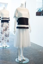 ヤストシ エズミ 2015年春夏コレクション - ジオメトリーに花々を閉じ込め表現した、フェミニティ｜写真20