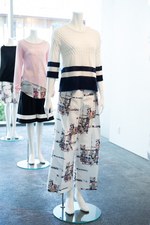 ヤストシ エズミ 2015年春夏コレクション - ジオメトリーに花々を閉じ込め表現した、フェミニティ｜写真21