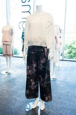 ヤストシ エズミ 2015年春夏コレクション - ジオメトリーに花々を閉じ込め表現した、フェミニティ｜写真26