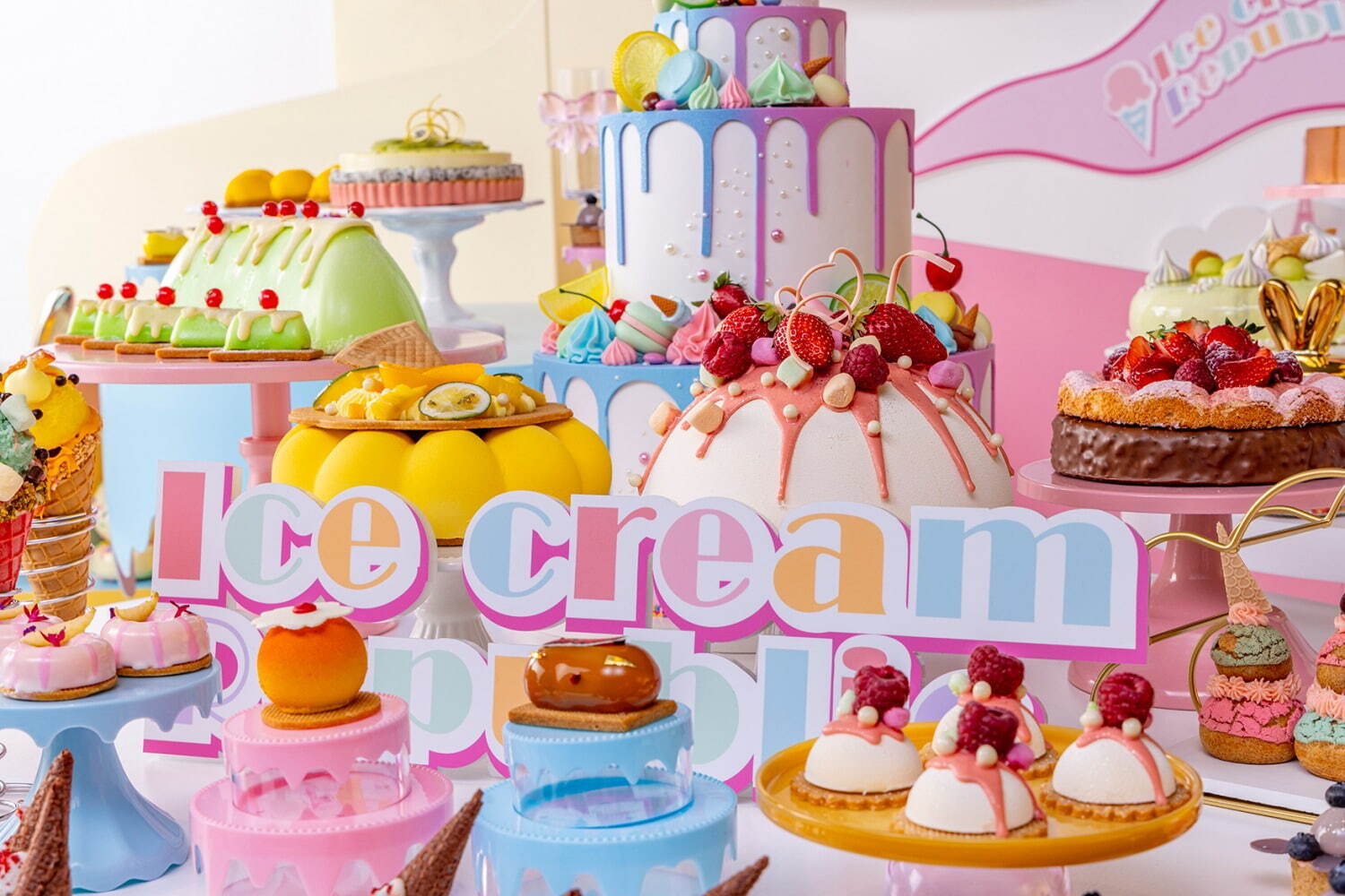 ヒルトン東京「アイスクリーム」主役のパステルスイーツビュッフェ、“トッピングし放題”の贅沢アイス｜写真16