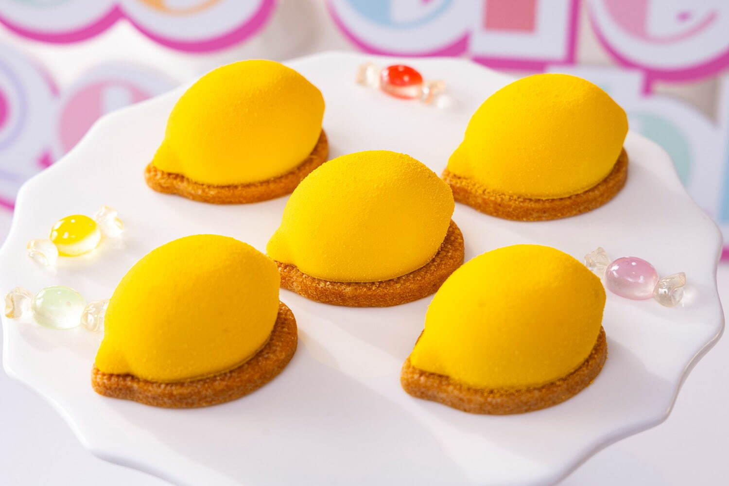 ヒルトン東京「アイスクリーム」主役のパステルスイーツビュッフェ、“トッピングし放題”の贅沢アイス｜写真5