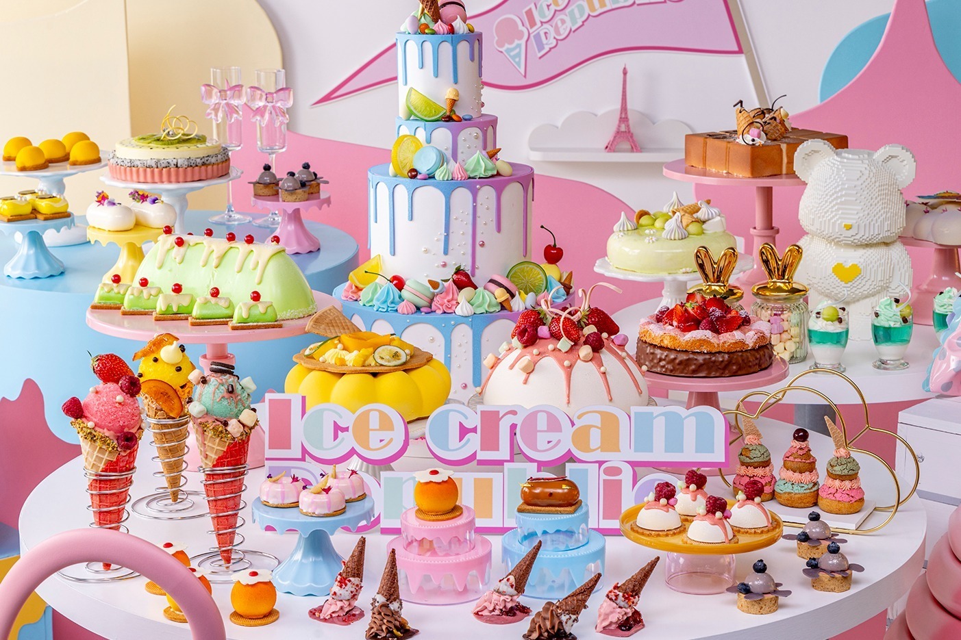 チーズケーキ｜ヒルトン東京「アイスクリーム」主役のパステルスイーツビュッフェ、“トッピングし放題”の贅沢アイス