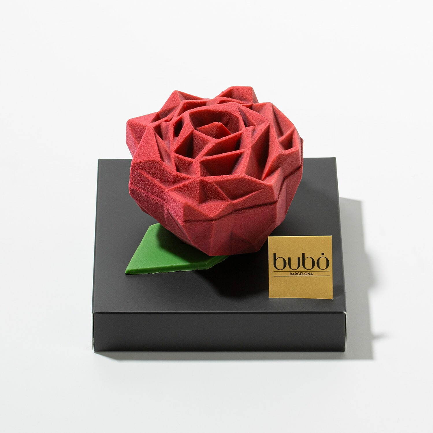 ブボ・バルセロナ”赤い薔薇”の中からハートが現れるショコラやナッツチョコ、母の日ギフトに｜写真1