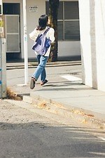 エルエルビーン×ボンジュールレコード、“レコード収納OK”トートバッグにブルー＆ブラックの新色｜写真2