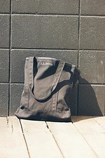 エルエルビーン×ボンジュールレコード、“レコード収納OK”トートバッグにブルー＆ブラックの新色｜写真6