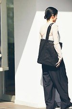 エルエルビーン×ボンジュールレコード、“レコード収納OK”トートバッグにブルー＆ブラックの新色｜写真8