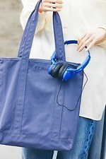 エルエルビーン×ボンジュールレコード、“レコード収納OK”トートバッグにブルー＆ブラックの新色｜写真4
