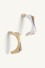 ZARA サープラス25年春夏ウィメンズ、“ミリタリー風”シャツブラウス＆メタル装飾付きサンダル｜写真13