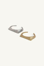 ZARA サープラス25年春夏ウィメンズ、“ミリタリー風”シャツブラウス＆メタル装飾付きサンダル｜写真11