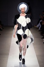 ジュンヤ ワタナベ・コム デ ギャルソン 2015年春夏コレクション - ポップな“図形”の世界｜写真2