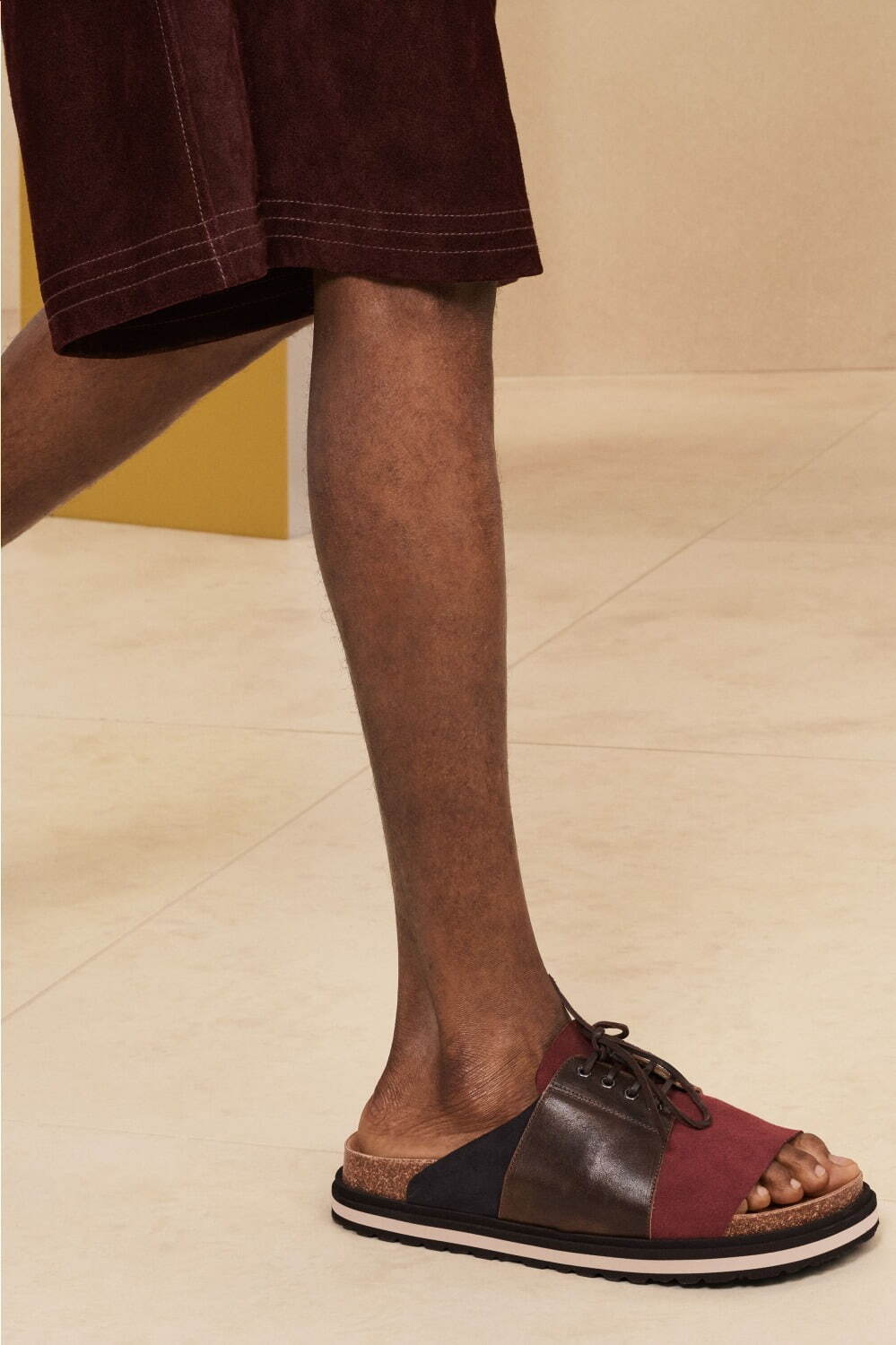 ZARA サープラス25年春夏メンズ、“モッズコート風”軽量トレンチ＆マルチポケット付きバッグ｜写真46