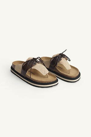 ZARA サープラス25年春夏メンズ、“モッズコート風”軽量トレンチ＆マルチポケット付きバッグ｜写真32