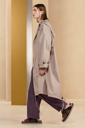 ZARA サープラス25年春夏メンズ、“モッズコート風”軽量トレンチ＆マルチポケット付きバッグ｜写真36