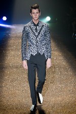 豪華絢爛、光のショー - イズリール(@IZREEL)の2011年春夏コレクション｜写真4