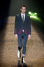 豪華絢爛、光のショー - イズリール(@IZREEL)の2011年春夏コレクション｜写真6