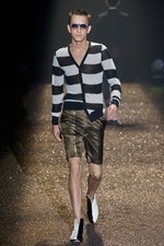 豪華絢爛、光のショー - イズリール(@IZREEL)の2011年春夏コレクション｜写真7