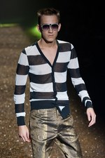 豪華絢爛、光のショー - イズリール(@IZREEL)の2011年春夏コレクション｜写真8