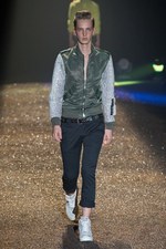 豪華絢爛、光のショー - イズリール(@IZREEL)の2011年春夏コレクション｜写真10