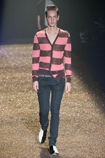 豪華絢爛、光のショー - イズリール(@IZREEL)の2011年春夏コレクション｜写真24