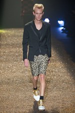 豪華絢爛、光のショー - イズリール(@IZREEL)の2011年春夏コレクション｜写真25