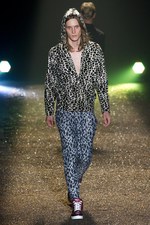 豪華絢爛、光のショー - イズリール(@IZREEL)の2011年春夏コレクション｜写真27