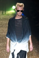 豪華絢爛、光のショー - イズリール(@IZREEL)の2011年春夏コレクション｜写真41