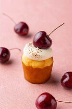 キンプトン新宿東京「チェリーアフタヌーンティー」“まるで宝石”チェリータルト＆キャンディ型ムース｜写真11