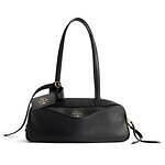 バレンシアガ“しなやかレザー”の横長ショルダーバッグ、長めのハンドル＆緩く開いた前面ポケット｜写真4