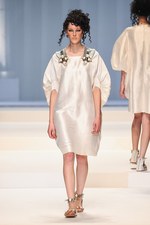 ヒロコ コシノ 2015年春夏コレクション - 古代と現代をさまよい生まれる、強い個性｜写真2