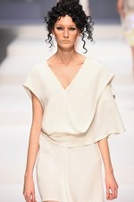 ヒロコ コシノ 2015年春夏コレクション - 古代と現代をさまよい生まれる、強い個性｜写真20